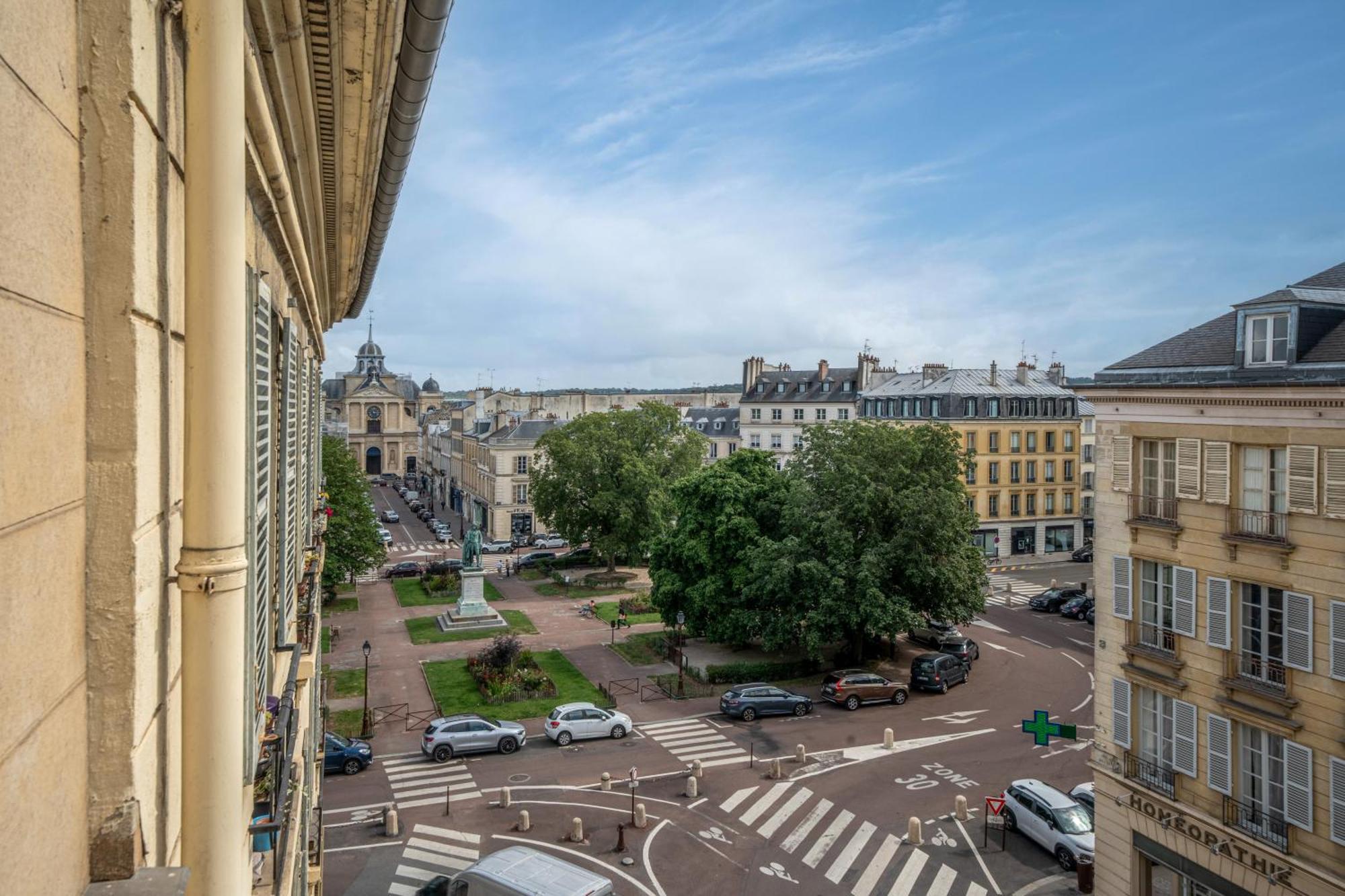 Le Versailles Soleil Classe 3 Etoiles Charme & Vue Chapelle Royale Extérieur photo